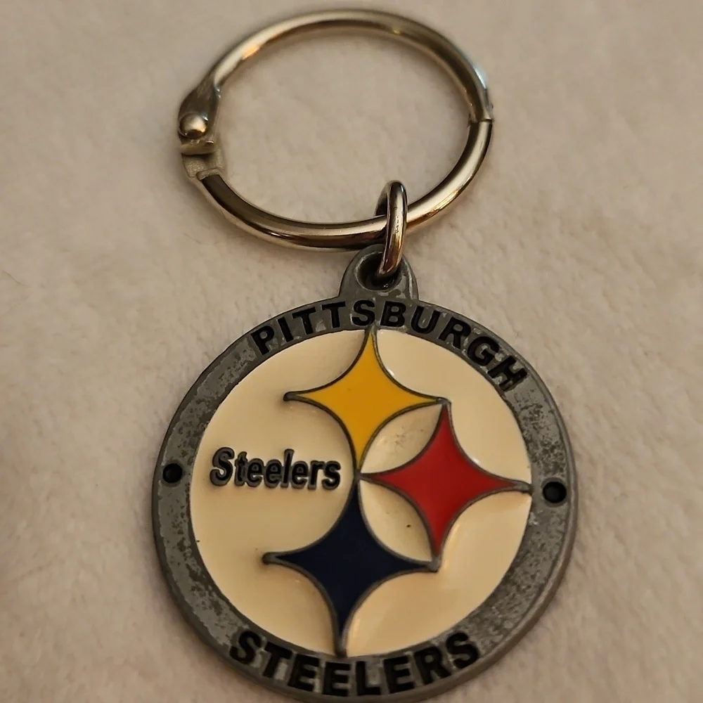 5/$25 SISKIYOU 2004 Pittsburgh Steelers Keychain with Logo